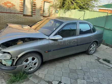 Opel Vectra 1997 года за 700 000 тг. в Костанай – фото 2