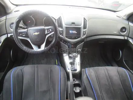 Chevrolet Cruze 2014 года за 2 253 367 тг. в Актобе – фото 9