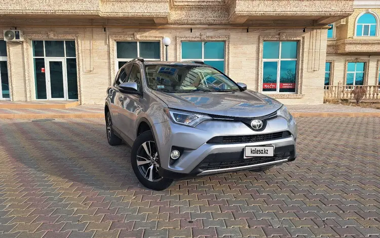 Toyota RAV4 2016 годаfor8 300 000 тг. в Актау