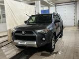Toyota 4Runner 2015 года за 16 200 000 тг. в Атырау – фото 2