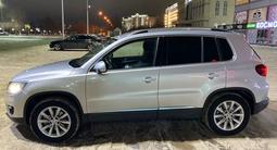 Volkswagen Tiguan 2014 года за 6 800 000 тг. в Актобе – фото 2