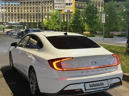 Hyundai Sonata 2022 года за 9 700 000 тг. в Астана – фото 2