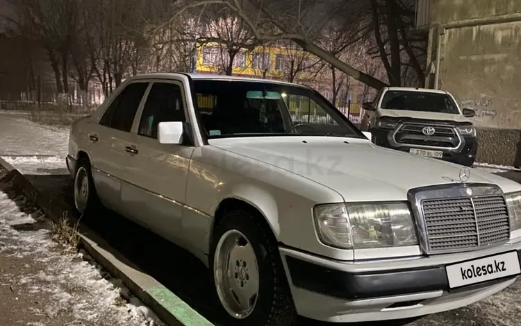 Mercedes-Benz E 220 1993 годаүшін2 800 000 тг. в Караганда