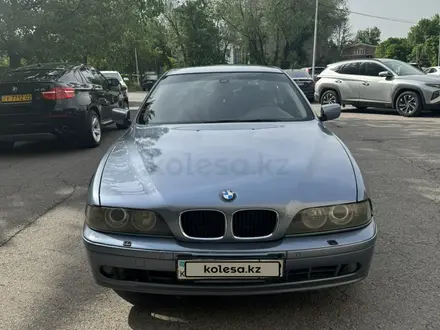 BMW 530 2001 года за 4 200 000 тг. в Алматы