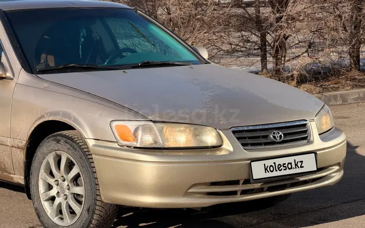 Toyota Camry 2000 года за 3 700 000 тг. в Астана