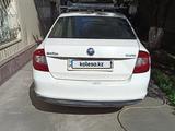 Skoda Rapid 2013 годаүшін3 600 000 тг. в Алматы – фото 4