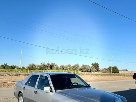 Mercedes-Benz E 220 1993 года за 1 900 000 тг. в Кызылорда – фото 4