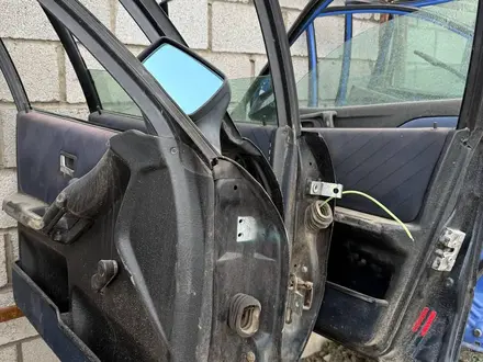 Двери на audi b4, ауди б4 за 15 000 тг. в Алматы – фото 2