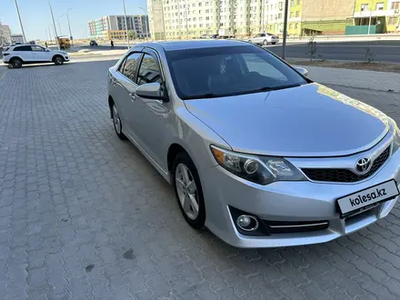 Toyota Camry 2014 года за 9 500 000 тг. в Жанаозен – фото 2