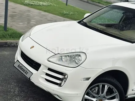 Porsche Cayenne 2007 года за 9 300 000 тг. в Алматы – фото 36