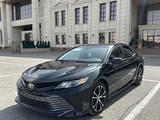 Toyota Camry 2019 года за 9 000 000 тг. в Караганда – фото 2