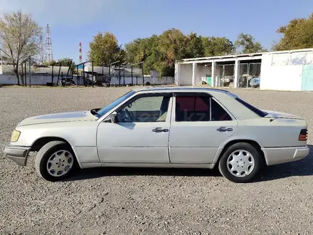 Mercedes-Benz E 230 1991 года за 1 300 000 тг. в Тараз – фото 14