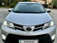 Toyota RAV4 2015 годаfor11 700 000 тг. в Актобе