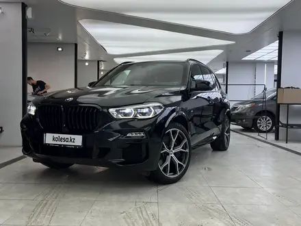 BMW X5 2019 года за 29 500 000 тг. в Алматы