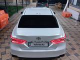 Toyota Camry 2021 года за 18 500 000 тг. в Атырау – фото 4