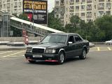 Mercedes-Benz E 230 1992 года за 2 100 000 тг. в Алматы