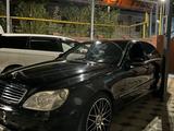 Mercedes-Benz S 500 2001 года за 4 000 000 тг. в Алматы – фото 4