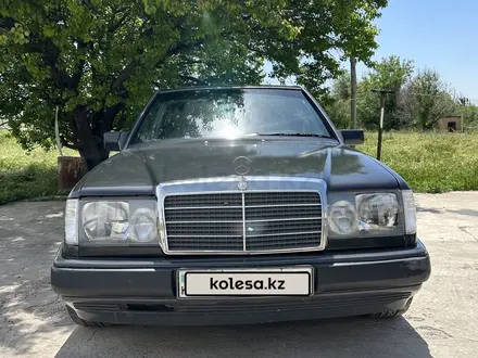 Mercedes-Benz E 200 1989 года за 2 000 000 тг. в Шымкент