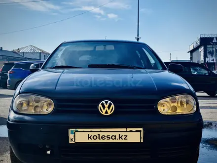 Volkswagen Golf 2000 года за 2 650 000 тг. в Астана