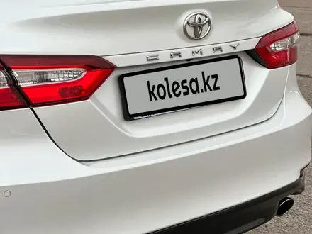 Toyota Camry 2018 года за 14 500 000 тг. в Алматы – фото 9