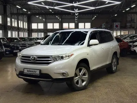 Toyota Highlander 2013 года за 12 900 000 тг. в Кокшетау