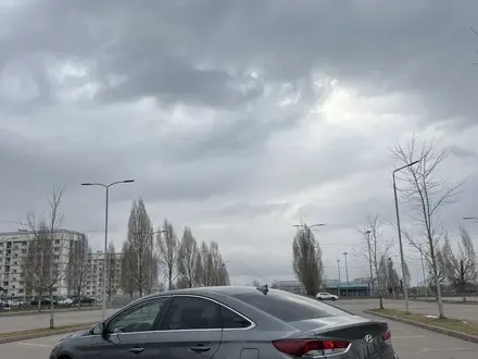 Hyundai Sonata 2019 года за 6 800 000 тг. в Алматы – фото 4