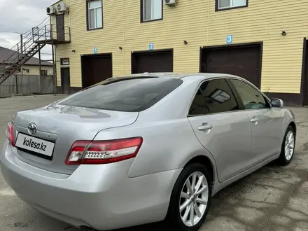 Toyota Camry 2011 года за 6 500 000 тг. в Атырау – фото 5