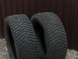 Комплект Good Year 255/50/R19 Зимние шины с шипами 4шины! за 180 000 тг. в Алматы