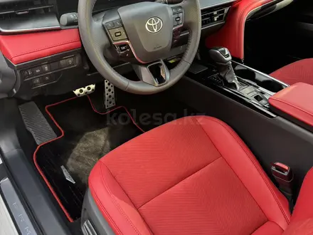 Toyota Camry 2024 года за 16 650 000 тг. в Актау – фото 31