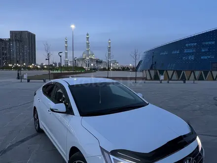 Hyundai Elantra 2019 года за 8 700 000 тг. в Шымкент