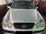 Mercedes-Benz C 180 2001 годаfor2 800 000 тг. в Караганда