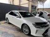Toyota Camry 2018 года за 13 700 000 тг. в Алматы – фото 3