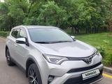 Toyota RAV4 2018 годаүшін12 300 000 тг. в Алматы – фото 2
