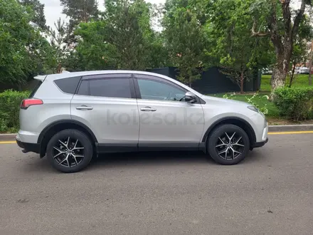 Toyota RAV4 2018 года за 12 300 000 тг. в Алматы – фото 6
