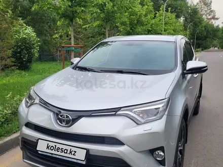 Toyota RAV4 2018 года за 12 300 000 тг. в Алматы – фото 8