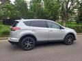 Toyota RAV4 2018 года за 12 300 000 тг. в Алматы – фото 13