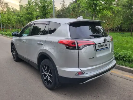 Toyota RAV4 2018 года за 12 300 000 тг. в Алматы – фото 15