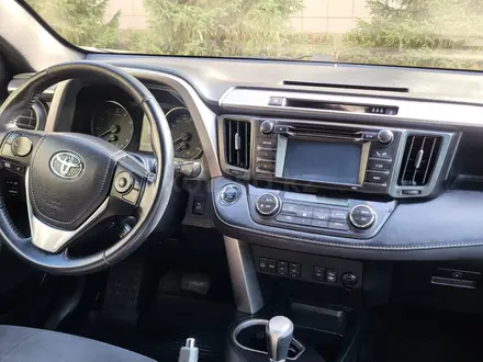 Toyota RAV4 2018 года за 12 300 000 тг. в Алматы – фото 16