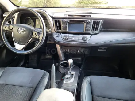 Toyota RAV4 2018 года за 12 300 000 тг. в Алматы – фото 18