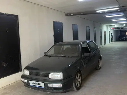 Volkswagen Golf 1997 года за 1 100 000 тг. в Астана
