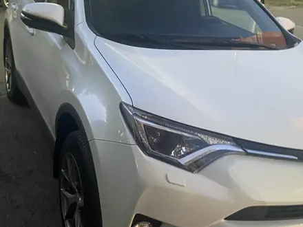 Toyota RAV4 2018 года за 11 500 000 тг. в Астана – фото 4