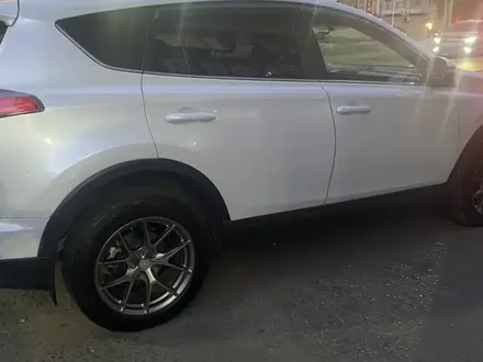 Toyota RAV4 2018 года за 11 500 000 тг. в Астана – фото 5