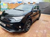 Toyota RAV4 2018 годаfor12 500 000 тг. в Актобе – фото 4