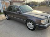 Mercedes-Benz E 260 1991 года за 1 900 000 тг. в Алматы – фото 2