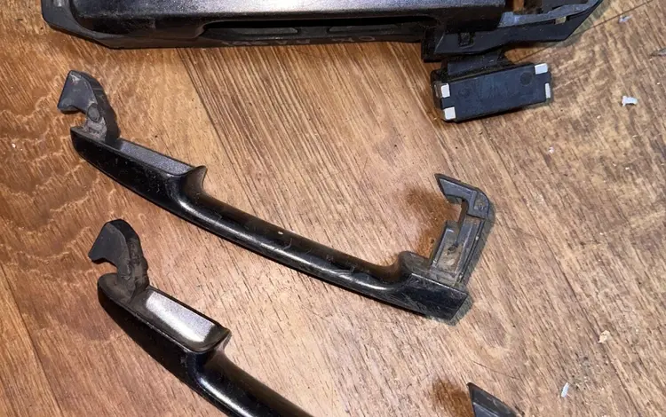 Ручка двери наружняя за 8 200 тг. в Астана