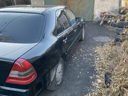 Mercedes-Benz C 180 1994 года за 1 000 000 тг. в Караганда – фото 7