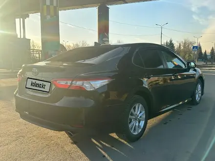 Toyota Camry 2019 года за 12 500 000 тг. в Семей – фото 5