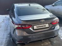 Toyota Camry 2022 года за 14 500 000 тг. в Уральск