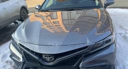 Toyota Camry 2022 года за 14 500 000 тг. в Уральск – фото 3