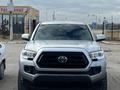 Toyota Tacoma 2023 года за 26 000 000 тг. в Актау